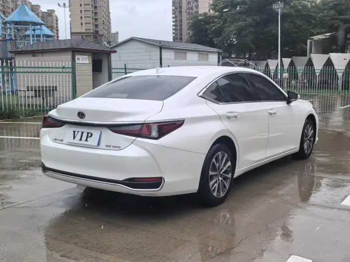 Lexus ES 2024 Model 200 Premium – фото 6