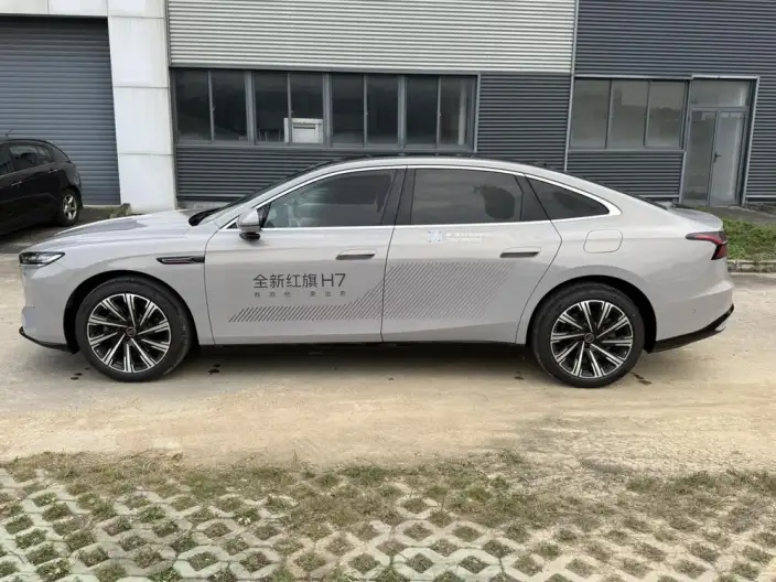 Hongqi H7 PHEV 2026 Model 210 4WD Smart Hybrid Edition – фото 3