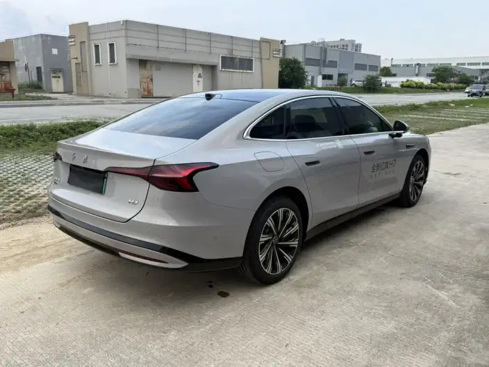 Hongqi H7 PHEV 2026 Model 210 4WD Smart Hybrid Edition – фото 5