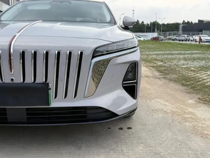 Hongqi H7 PHEV 2026 Model 210 4WD Smart Hybrid Edition – фото 9