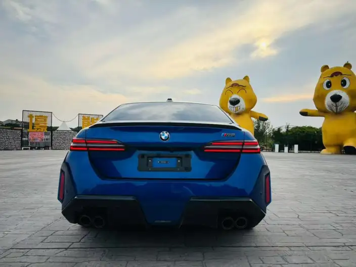 BMW M5 PHEV 2025 Model M5 – фото 3