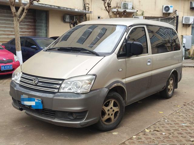 Dongfeng Lingzhi 2014 M3 1.6L 7-seater Luxury