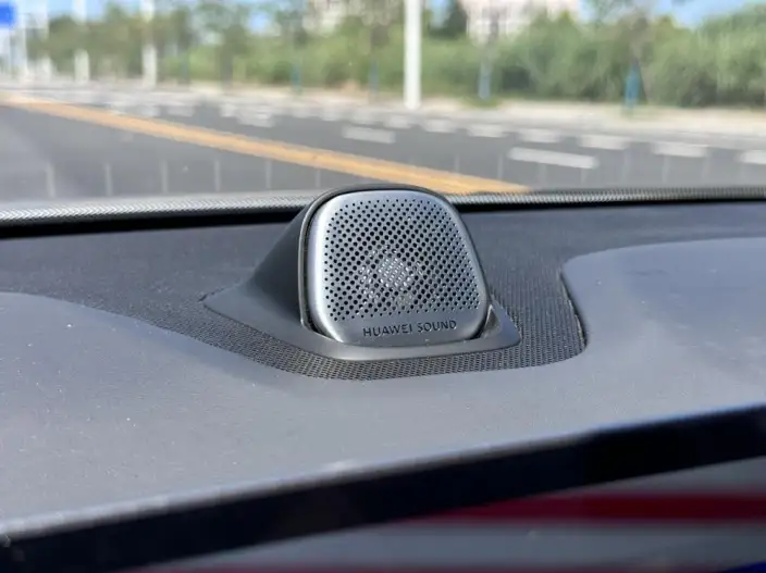 Aito M5 2022 Model Extended Range 4WD performance version – фото 9
