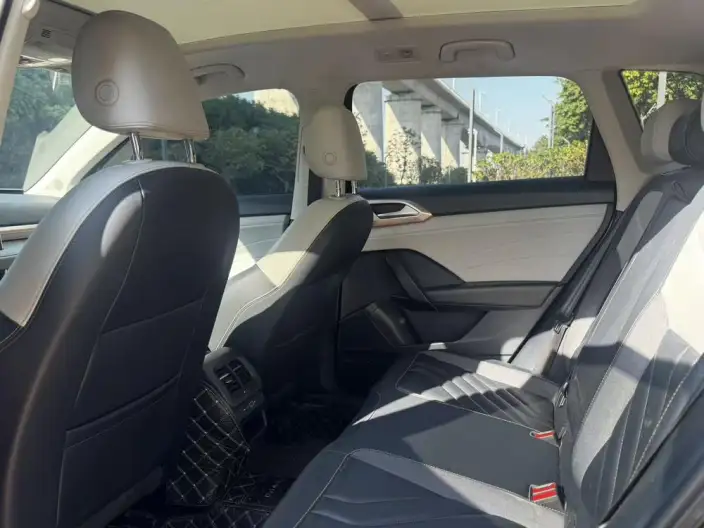 Volkswagen Tharu 2024 Model 300TSI 2WD Crescent Moon Edition – фото 9