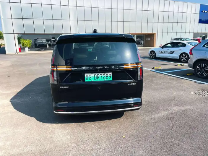 Volvo EM90 2025 Model Ultra VI seat – фото 6