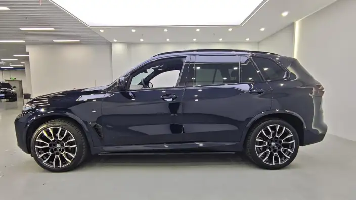 BMW X5 2023 Model xDrive40Li M Sports Night Set – фото 4