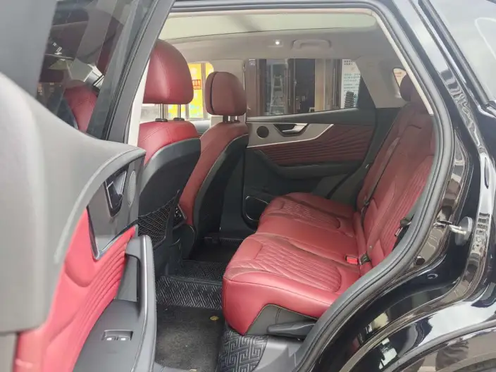 Hongqi HS5 2023 Model 2.0T Flag Xiang Pro Edition – фото 10