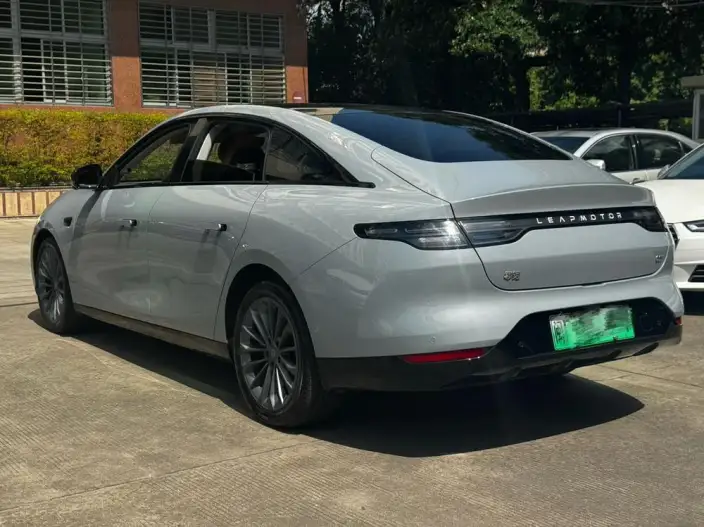 Leapmotor C01 2024 Model EV Edition 525 Exclusive Edition – фото 3
