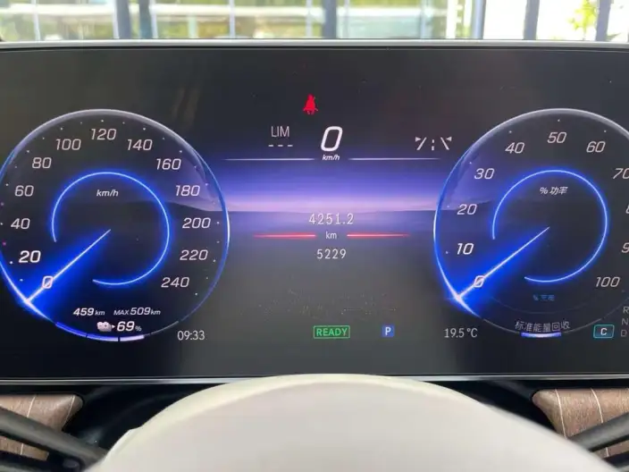 Mercedes-Benz EQE SUV 2024 Model EQE SUV 500 4MATIC Pioneer Edition – фото 9