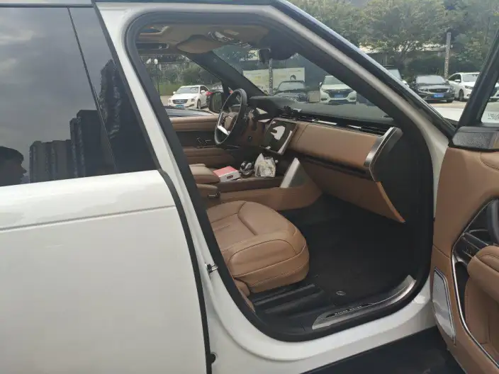 Range Rover 2025 Model 3.0 L6 400PS Shengshi Extended Edition – фото 8