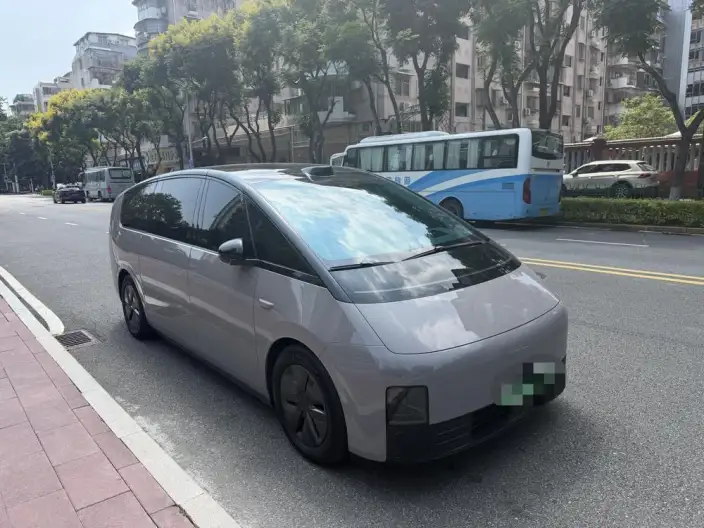 Li Auto MEGA 2024 Model Ultra Edition – фото 2