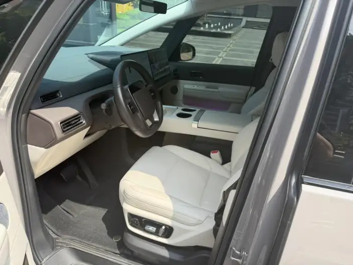 Li Auto MEGA 2024 Model Ultra Edition – фото 9