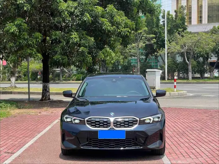 BMW 3 Series 2025 Model 325Li M Sports Set – фото 2