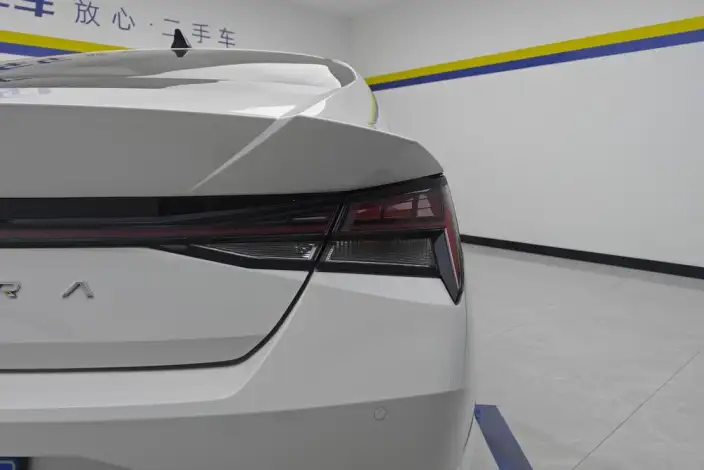 Hyundai Ioniq 2022 Model 1.5L CVT LUX Premium Edition – фото 5