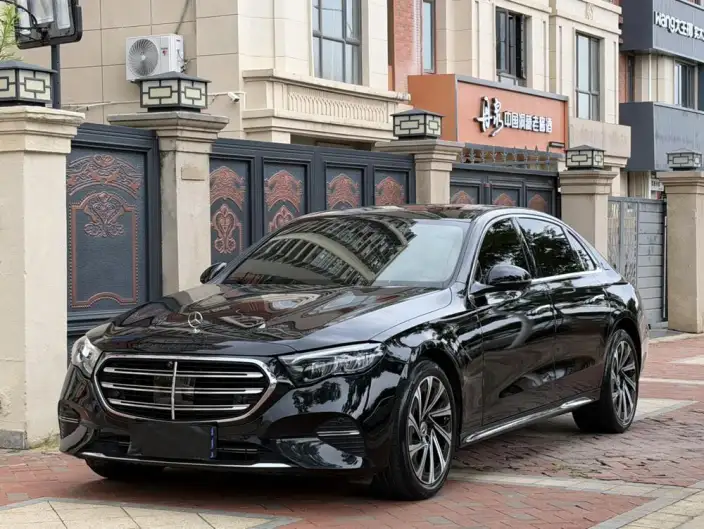 Mercedes-Benz E-Class 2024 Model E 300 L Luxury Model sedan – фото 1