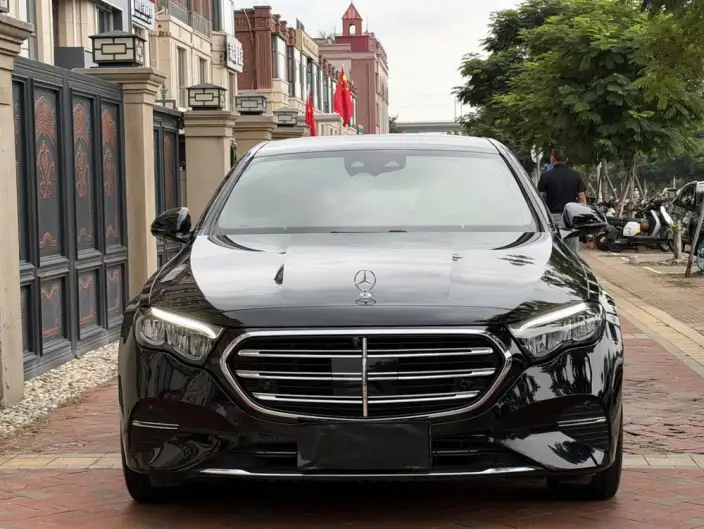 Mercedes-Benz E-Class 2024 Model E 300 L Luxury Model sedan – фото 2