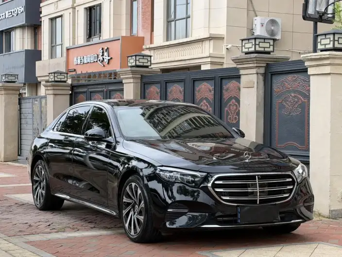 Mercedes-Benz E-Class 2024 Model E 300 L Luxury Model sedan – фото 3