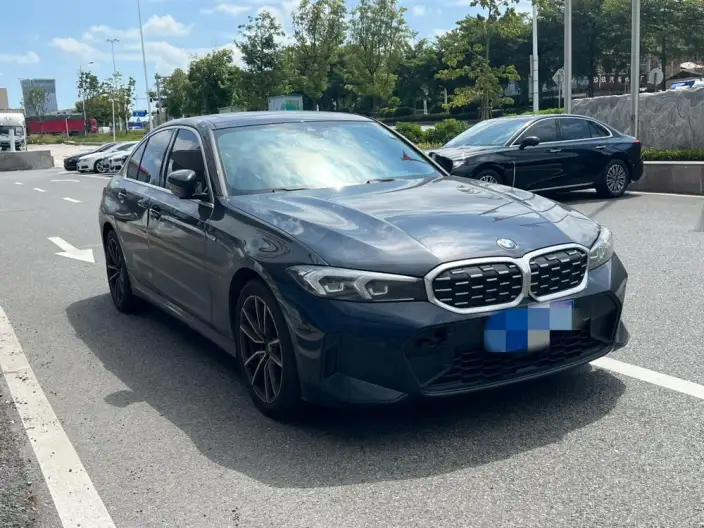 BMW 3 Series 2025 Model 325i M Sports Set – фото 3