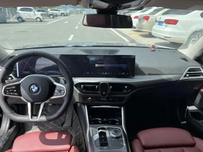 BMW 3 Series 2025 Model 325i M Sports Set – фото 7
