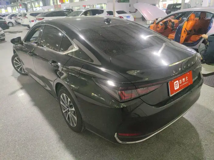Lexus ES 2025 Model 200 Premium – фото 3