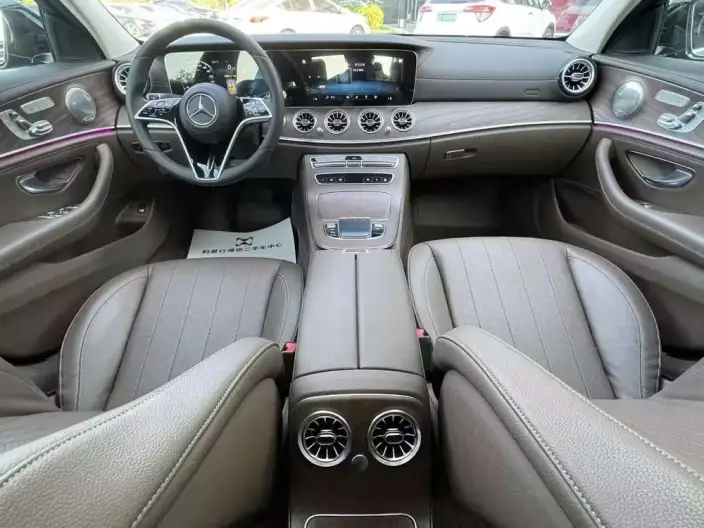 Mercedes-Benz E-Class 2023 Model E 300 L Fashion Model sedan – фото 6
