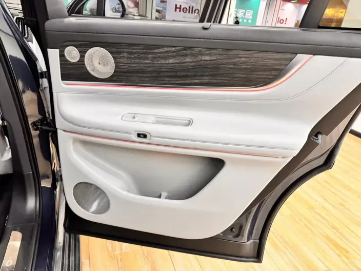 Aito M9 2024 Model Extended Range Ultra VI seat Edition – фото 9