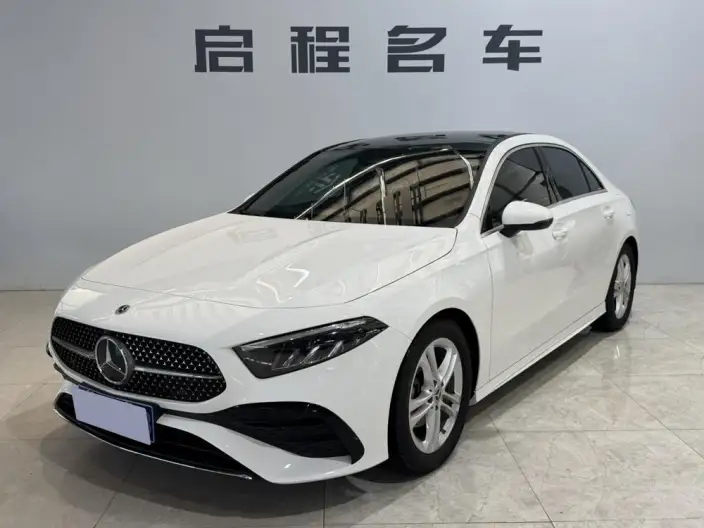 Mercedes-Benz A-class 2023 Model A 180 L – фото 1