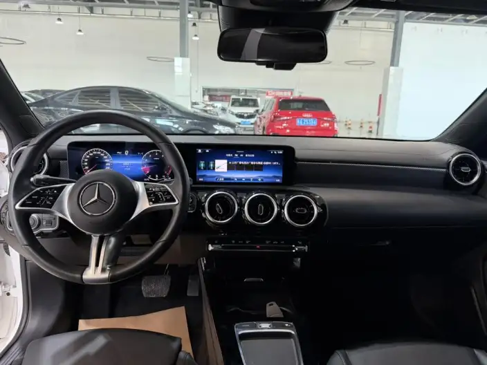 Mercedes-Benz A-class 2023 Model A 180 L – фото 10
