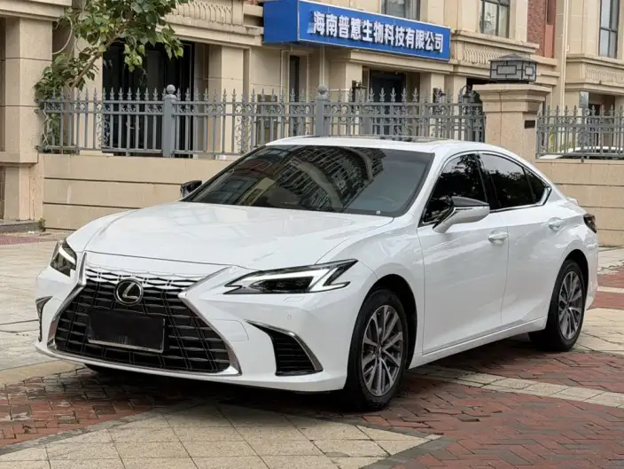 Lexus ES 2025 Model 200 Premium – фото 1