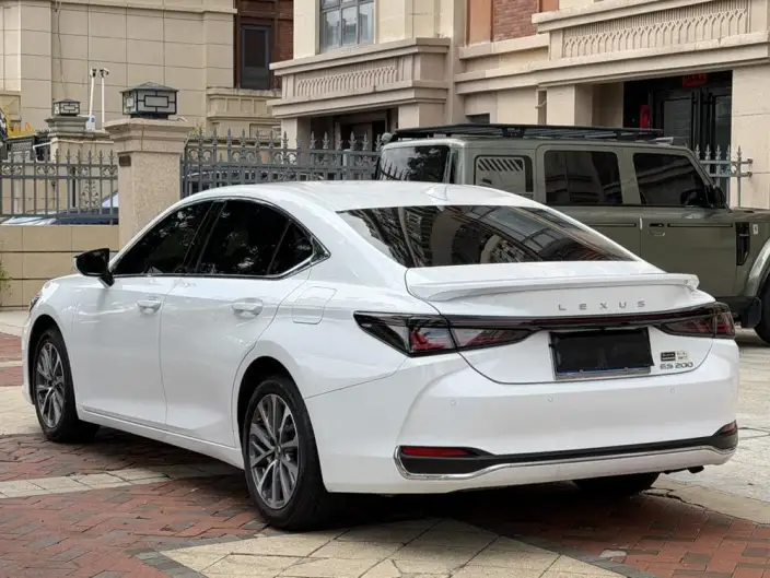 Lexus ES 2025 Model 200 Premium – фото 4