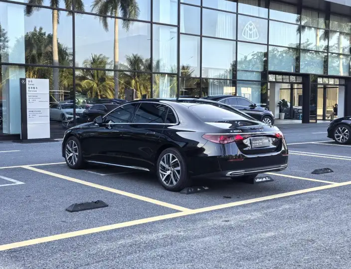 Mercedes-Benz E-Class 2025 Model E 300 L Fashion Model sedan – фото 4