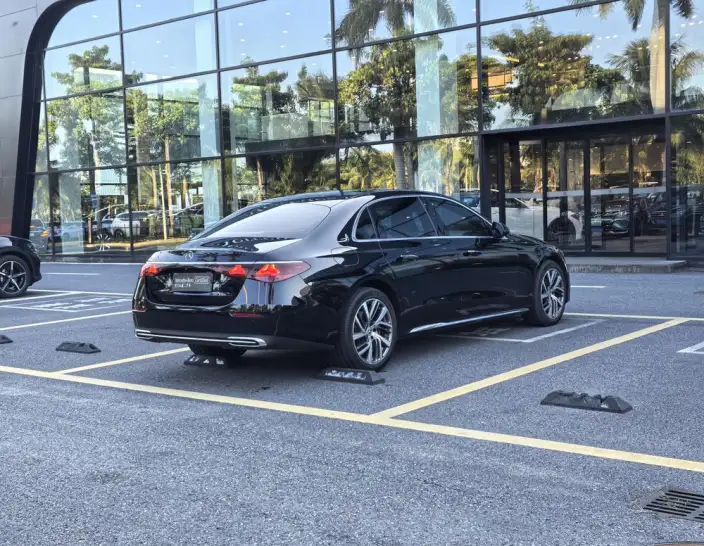 Mercedes-Benz E-Class 2025 Model E 300 L Fashion Model sedan – фото 6