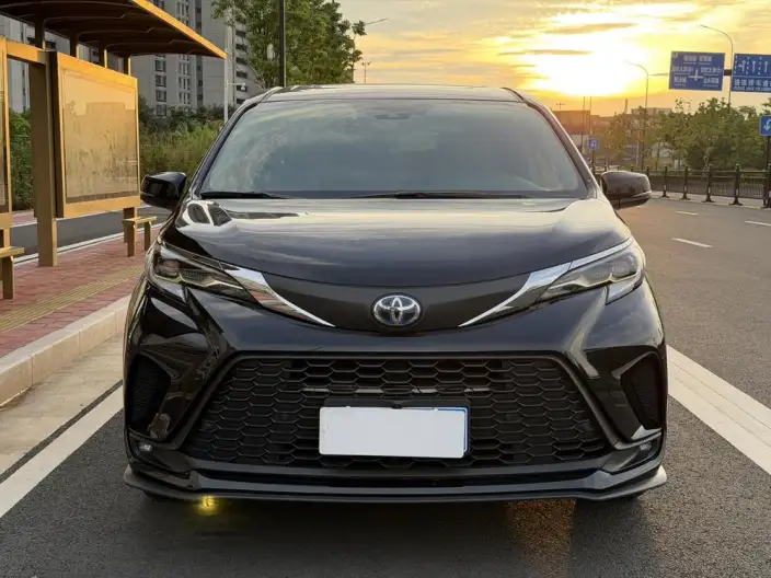 Granvia 2023 Model Intelligent Hybrid 2.5L Comfort Edition – фото 2