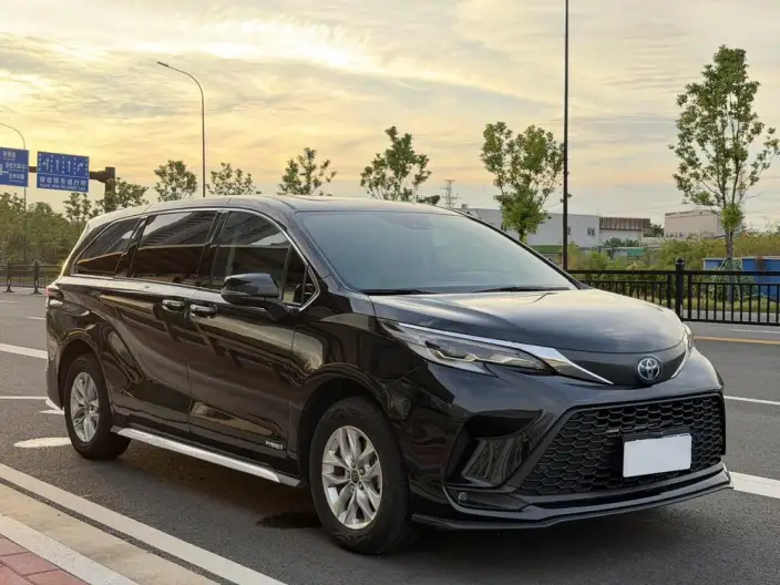 Granvia 2023 Model Intelligent Hybrid 2.5L Comfort Edition – фото 3