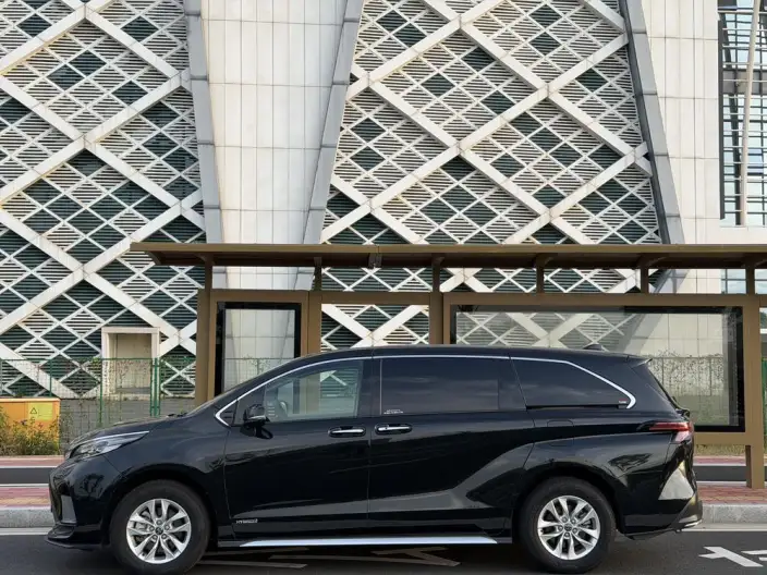 Granvia 2023 Model Intelligent Hybrid 2.5L Comfort Edition – фото 4