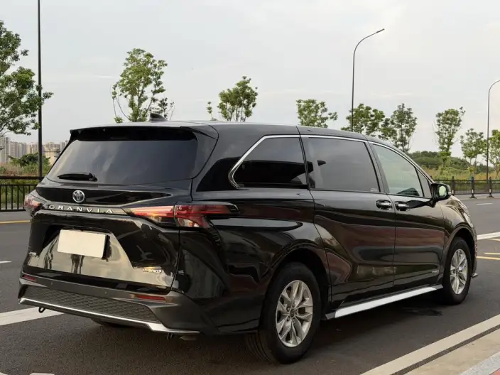 Granvia 2023 Model Intelligent Hybrid 2.5L Comfort Edition – фото 7