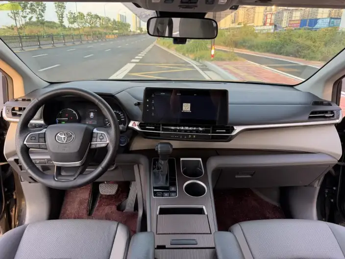 Granvia 2023 Model Intelligent Hybrid 2.5L Comfort Edition – фото 8