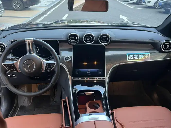 Mercedes-Benz GLC 2025 Model Facelift GLC 260 L 4MATIC Dynamic Model 5 seat – фото 7