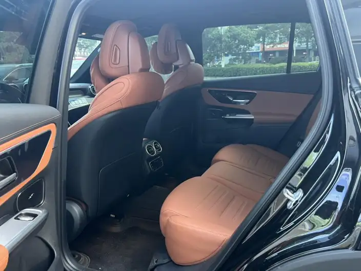 Mercedes-Benz GLC 2025 Model Facelift GLC 260 L 4MATIC Dynamic Model 5 seat – фото 9