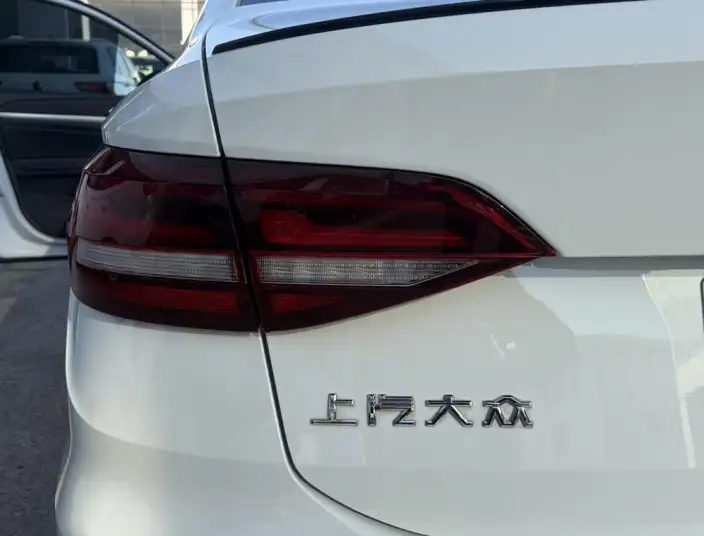 Volkswagen Lavida 2024 Model 300TSI DSG Starry Sky Leading Edition – фото 7
