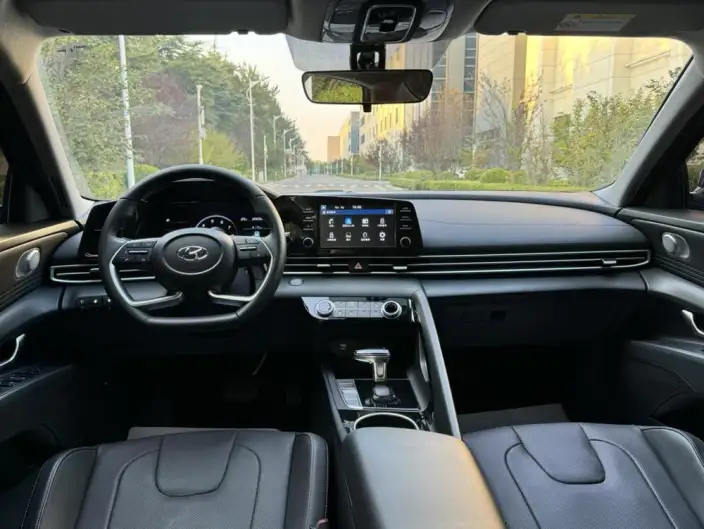 Hyundai Ioniq 2022 Model 1.5L CVT GLX Elite Edition – фото 7