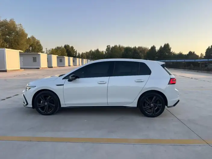 Volkswagen Golf 2023 Model Facelift 280TSI DSG R-Line Lite – фото 4
