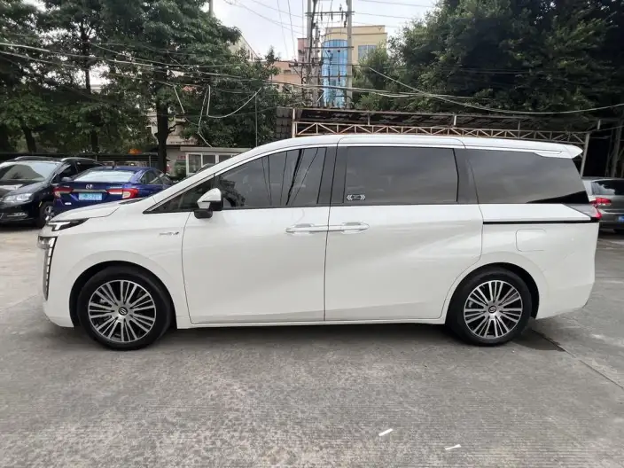 GAC Trumpchi E8 PHEV 2025 Model 2.0ATK 150km PRO+ – фото 4
