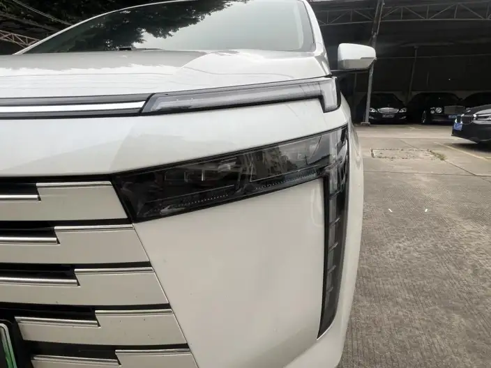 GAC Trumpchi E8 PHEV 2025 Model 2.0ATK 150km PRO+ – фото 9
