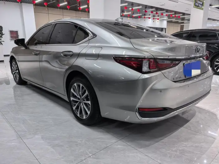 Lexus ES 2022 Model 200 Superior Edition – фото 4