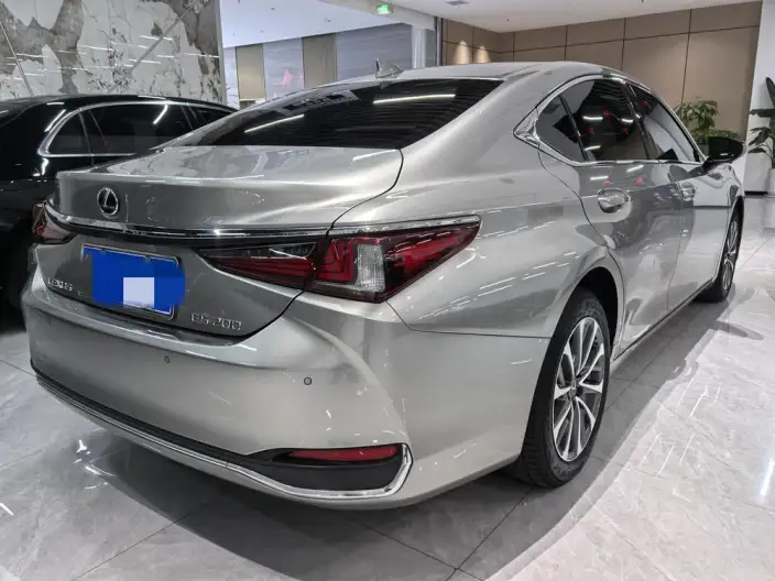 Lexus ES 2022 Model 200 Superior Edition – фото 6
