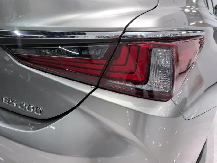 Lexus ES 2022 Model 200 Superior Edition – фото 9