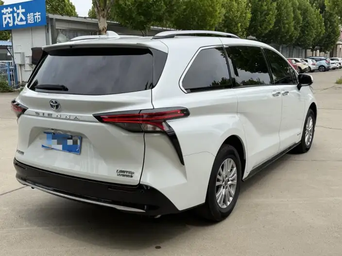 Toyota Sienna 2021 Model 2.5L Hybrid Premium Edition – фото 6