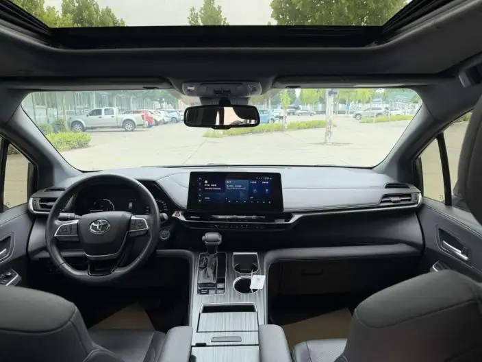 Toyota Sienna 2021 Model 2.5L Hybrid Premium Edition – фото 7