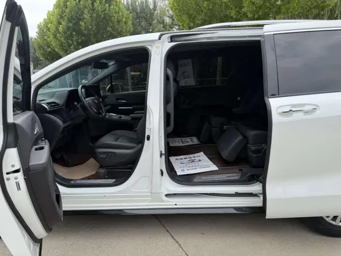 Toyota Sienna 2021 Model 2.5L Hybrid Premium Edition – фото 9